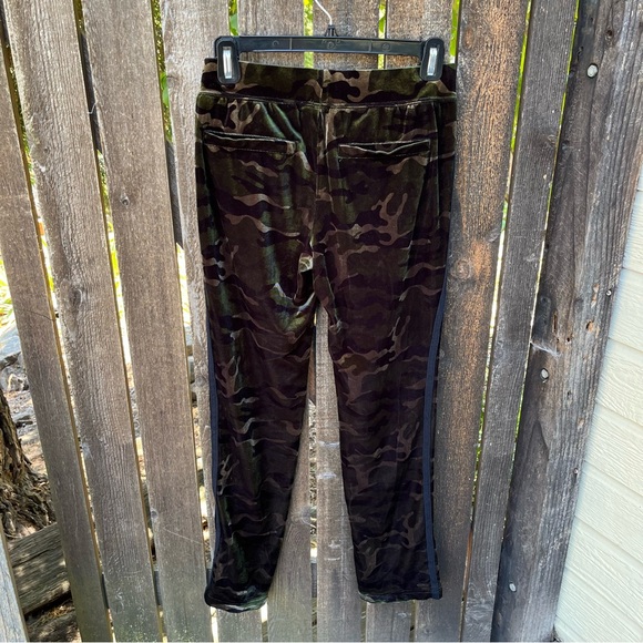 Pam & Gela Camouflage Velvet Track Pants in Sz XS/0 - Picture 9 of 15